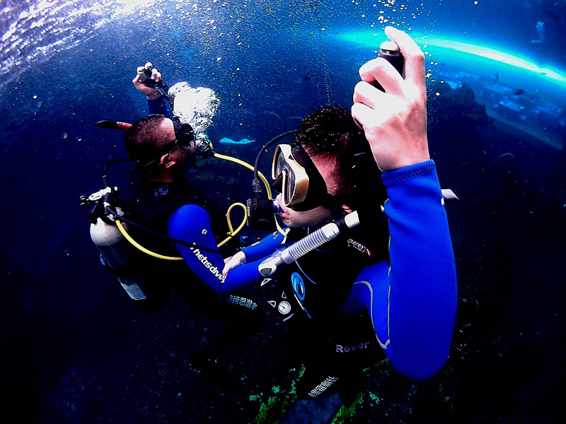 如何控制中性浮力？